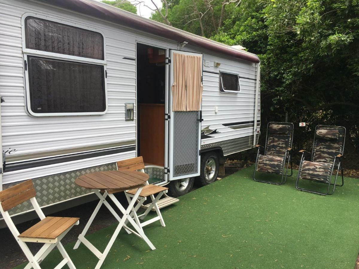 Comfortable Caravan Hotel Cooktown Exterior photo